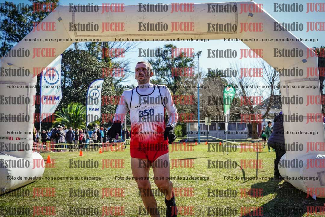 Fotos de la llegada del cross de 8000 m