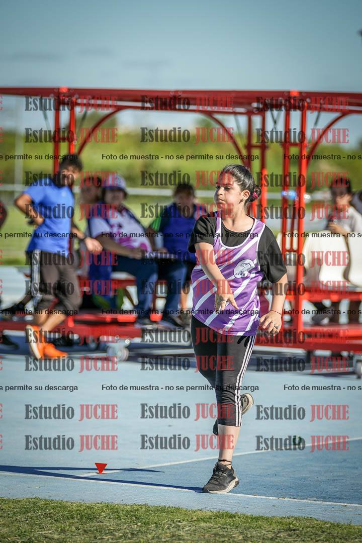 Fotos del lanzamiento de la jabalina de mujeres y varones - U14