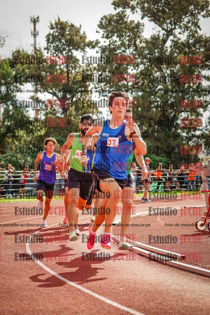 Fotos de los 800 m llanos de varones