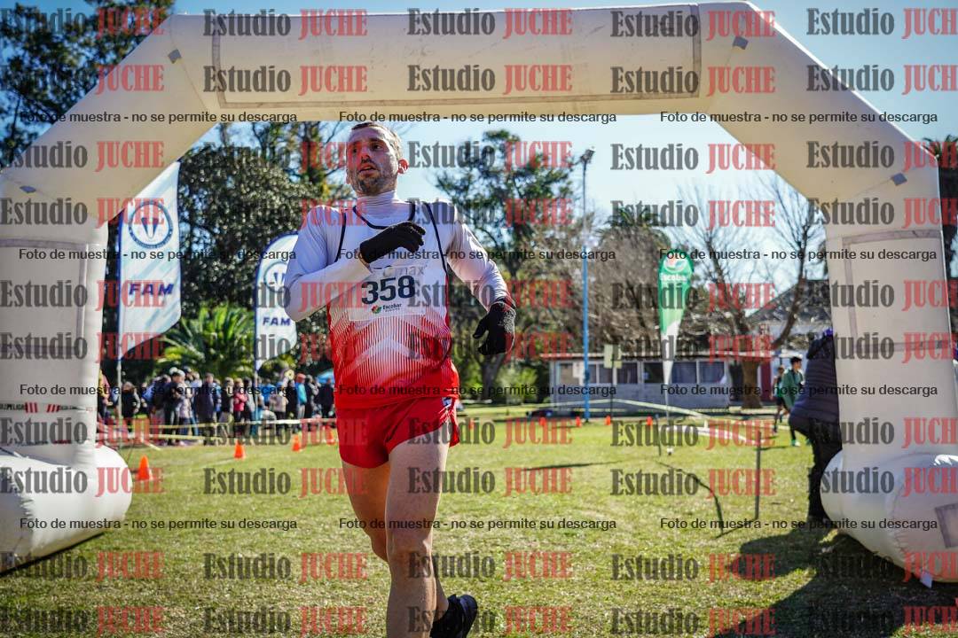 Fotos de la llegada del cross de 8000 m