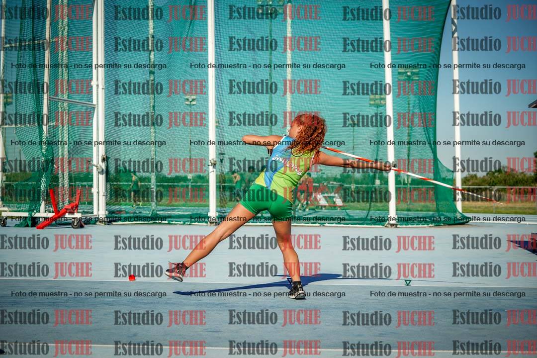 Fotos del lanzamiento de la jabalina de mujeres y varones - U14