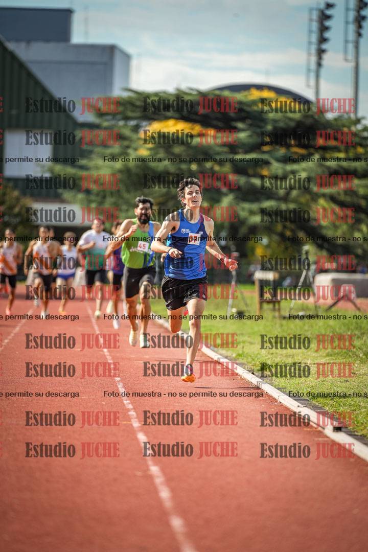 Fotos de los 800 m llanos de varones