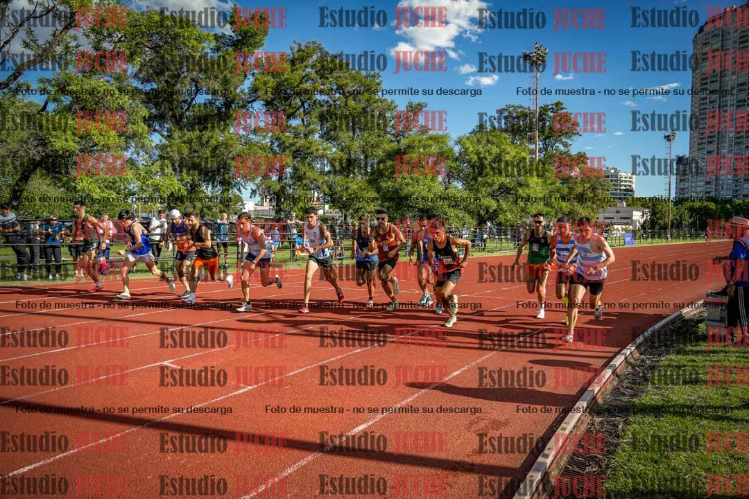 Fotos de los 3000 m llanos de varones