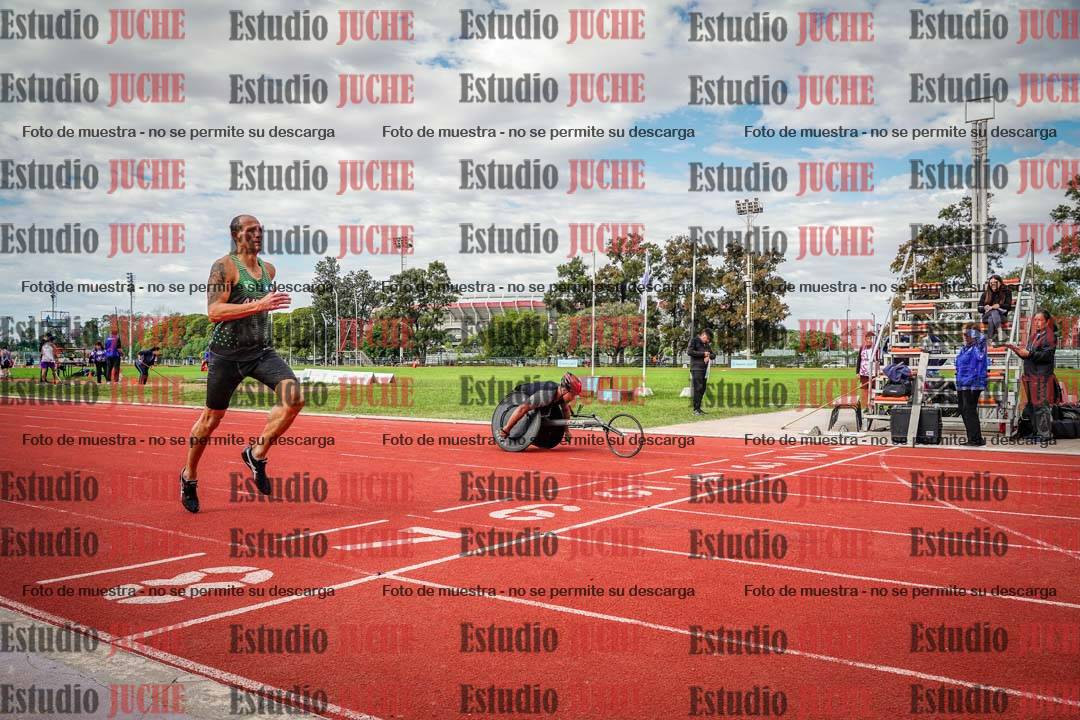 Fotos de los 400 m llanos de varones