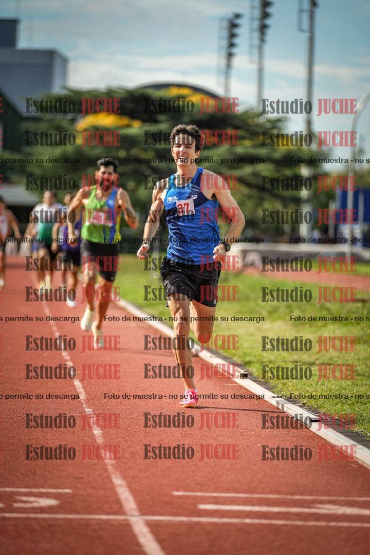 Fotos de los 800 m llanos de varones