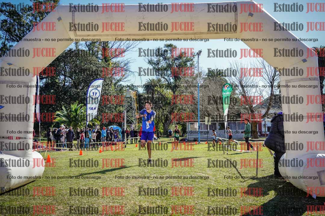 Fotos de la llegada del cross de 8000 m