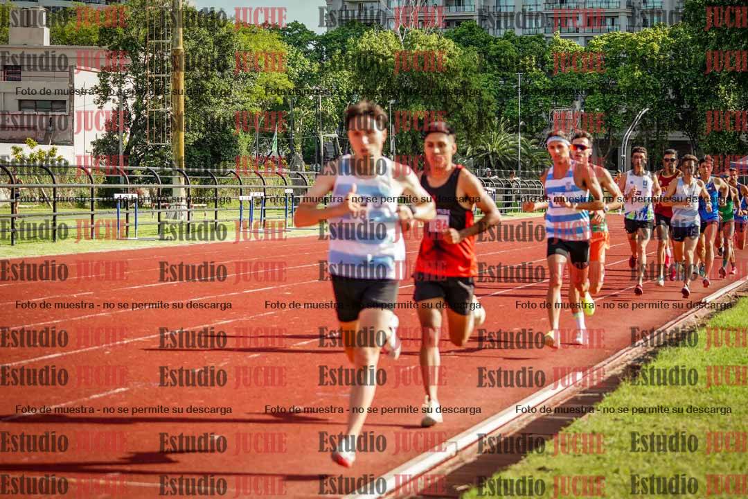 Fotos de los 3000 m llanos de varones