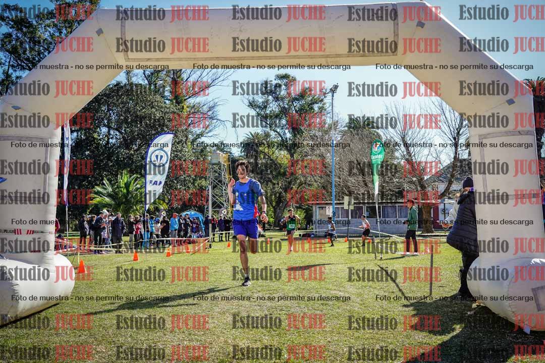 Fotos de la llegada del cross de 8000 m