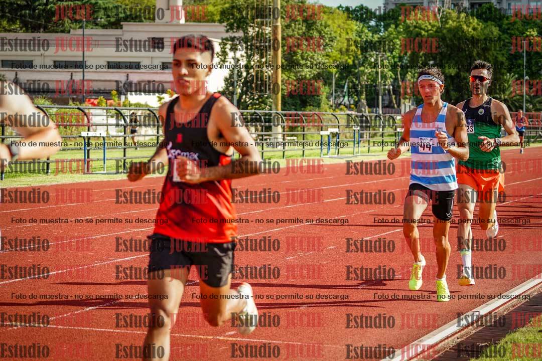Fotos de los 3000 m llanos de varones