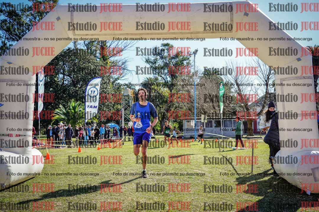 Fotos de la llegada del cross de 8000 m