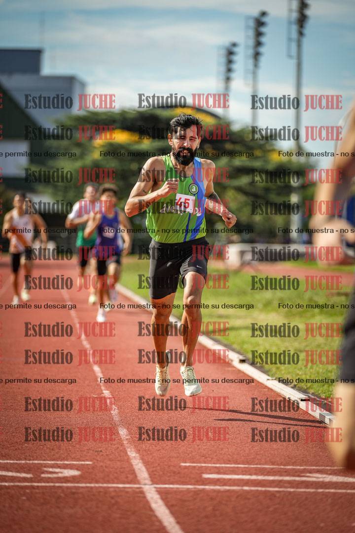 Fotos de los 800 m llanos de varones