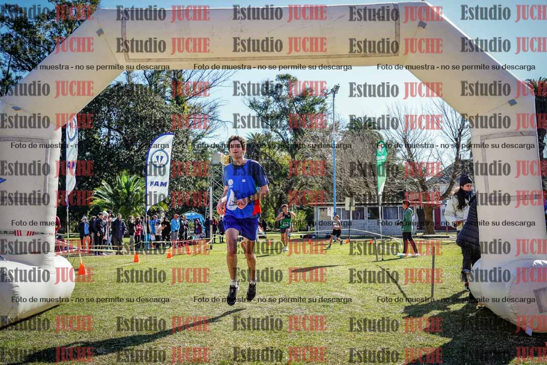 Fotos de la llegada del cross de 8000 m