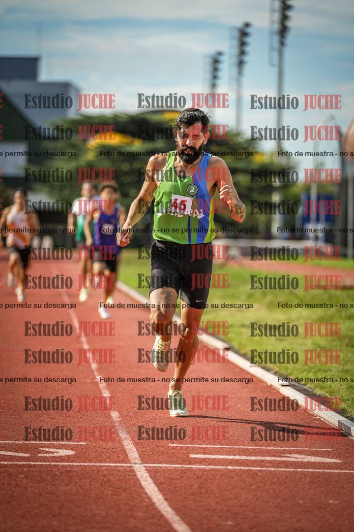 Fotos de los 800 m llanos de varones