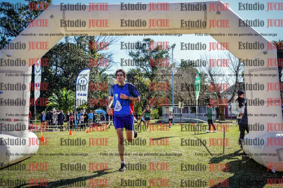 Fotos de la llegada del cross de 8000 m