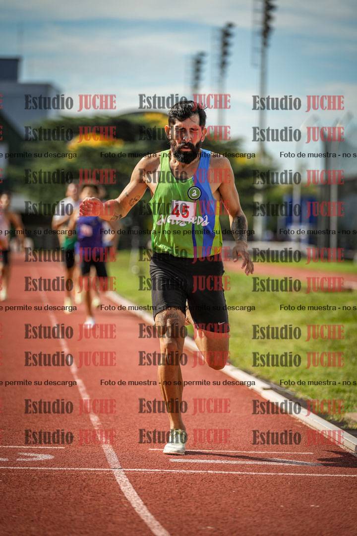 Fotos de los 800 m llanos de varones
