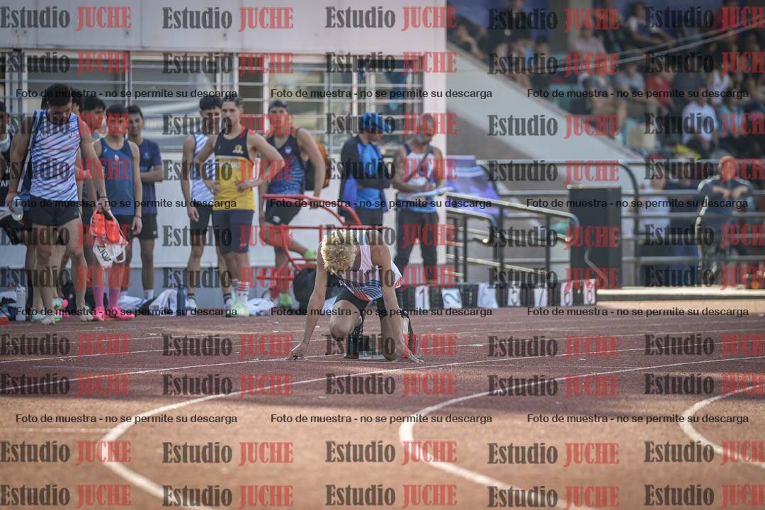 Fotos de los 400 m con vallas de varones