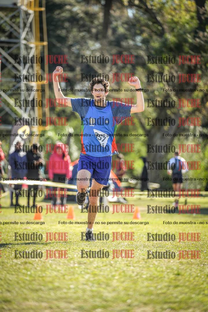 Fotos de la llegada del cross de 8000 m