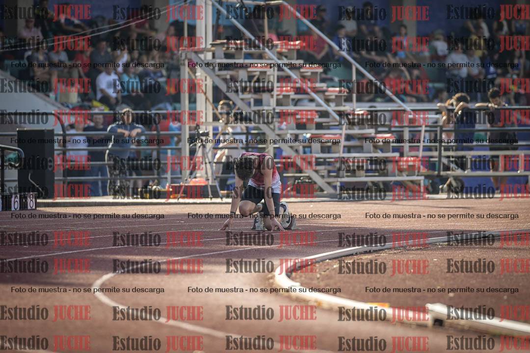 Fotos de los 400 m con vallas de varones