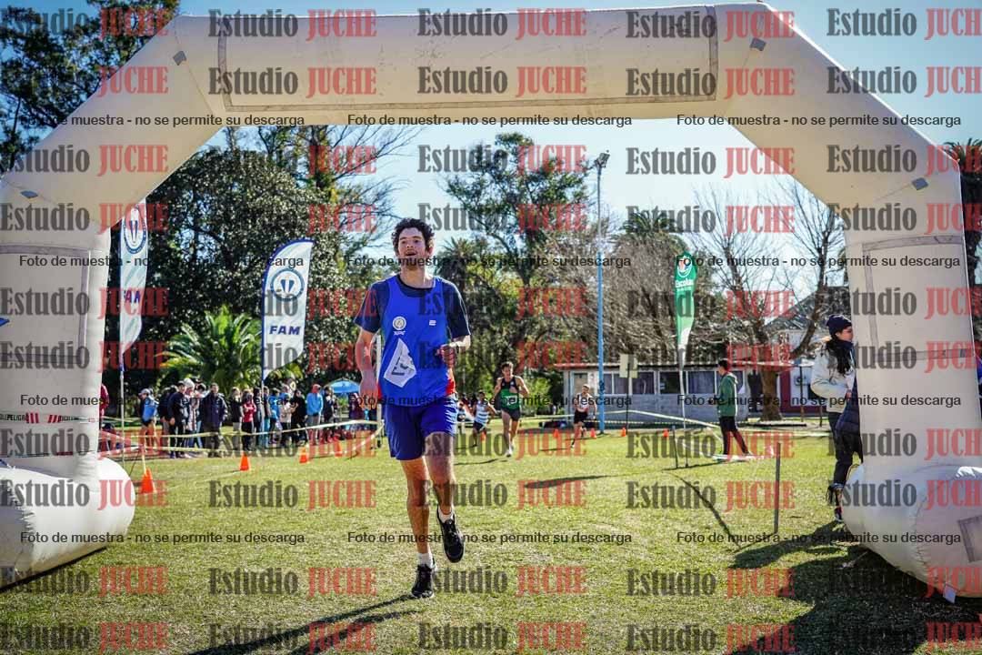 Fotos de la llegada del cross de 8000 m