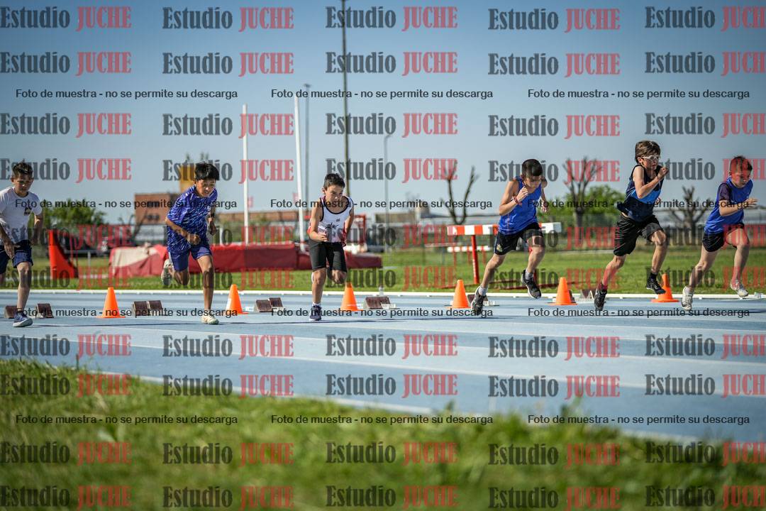 Fotos de los 50 m llanos de varones