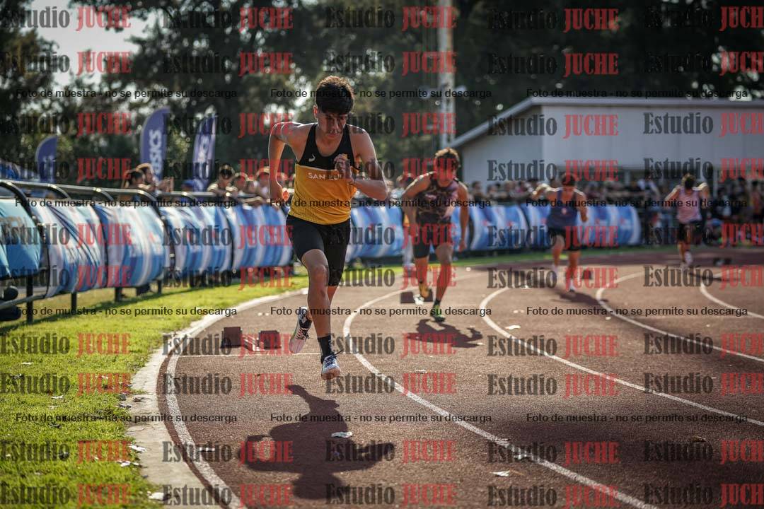 Fotos de los 400 m con vallas de varones