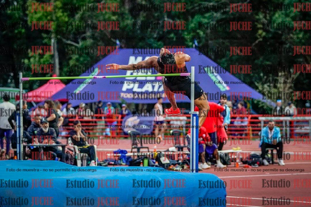 Fotos del salto en alto de varones - deca 4