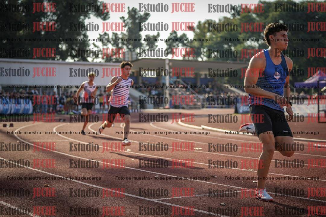 Fotos de los 400 m con vallas de varones