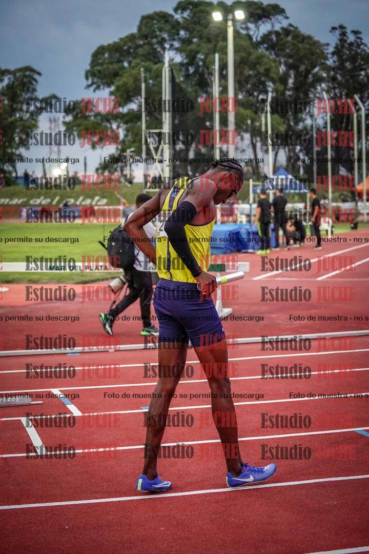 Fotos de los relevos 4x400 m mixtos