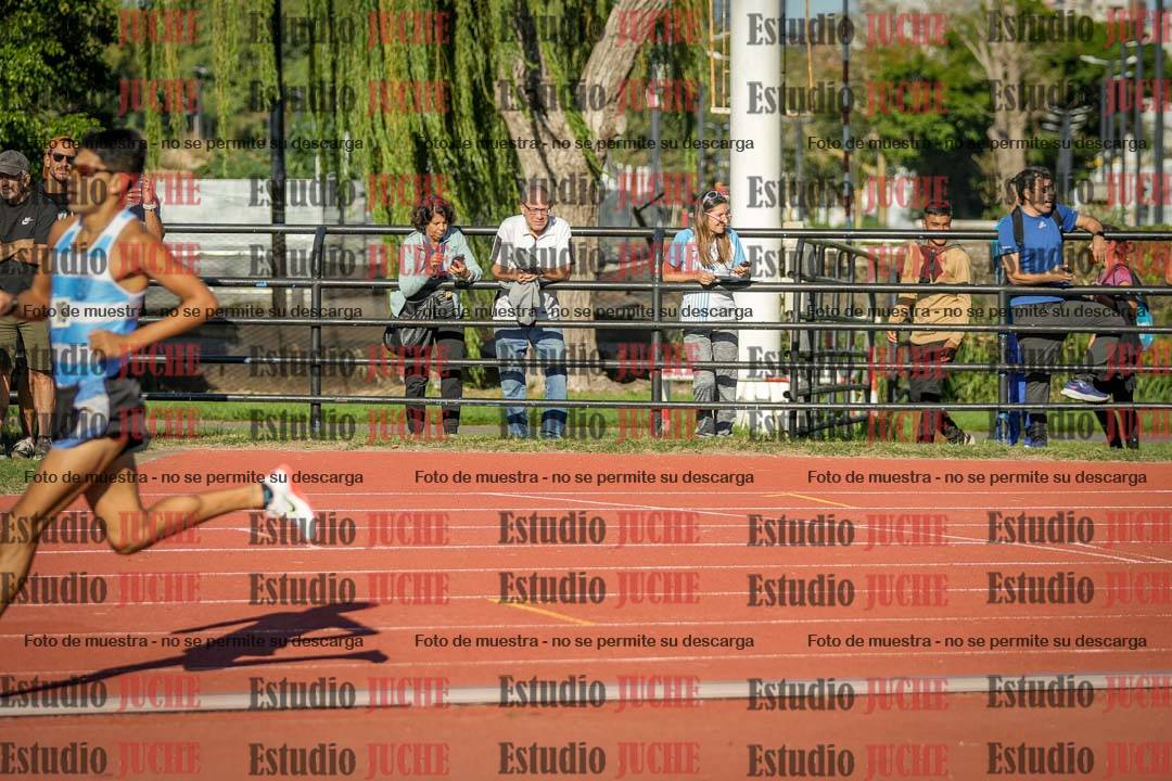 Fotos de los 3000 m llanos de varones