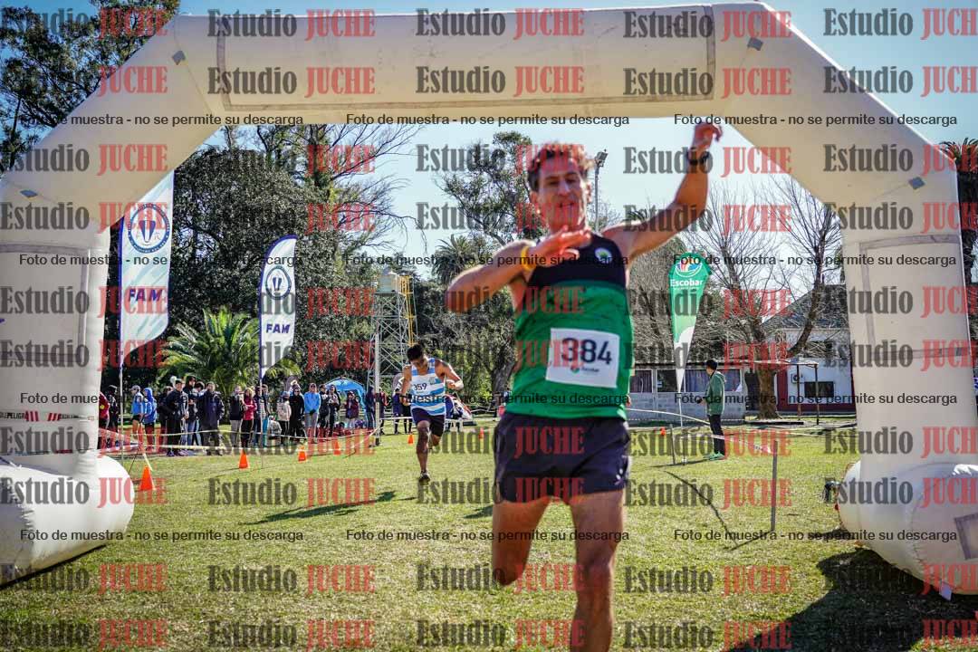 Fotos de la llegada del cross de 8000 m