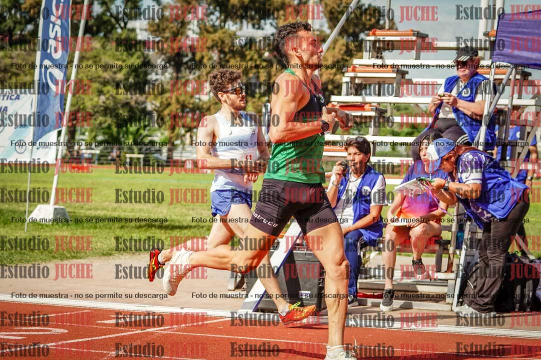 Fotos de los 800 m llanos de varones