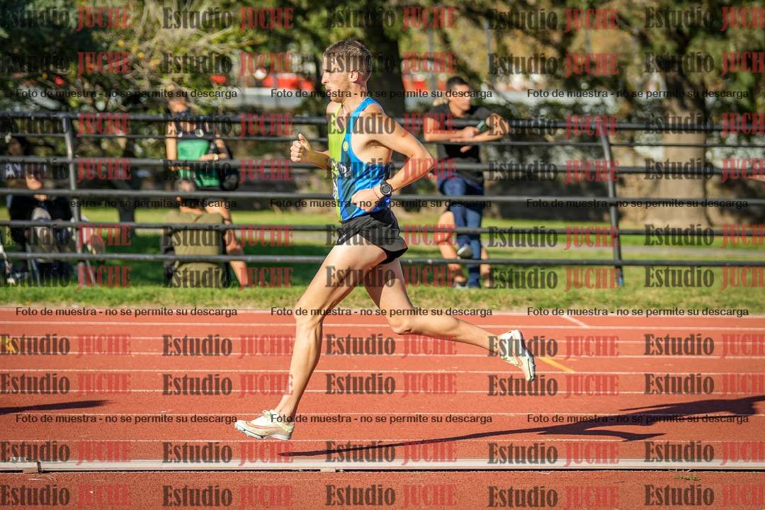 Fotos de los 3000 m llanos de varones