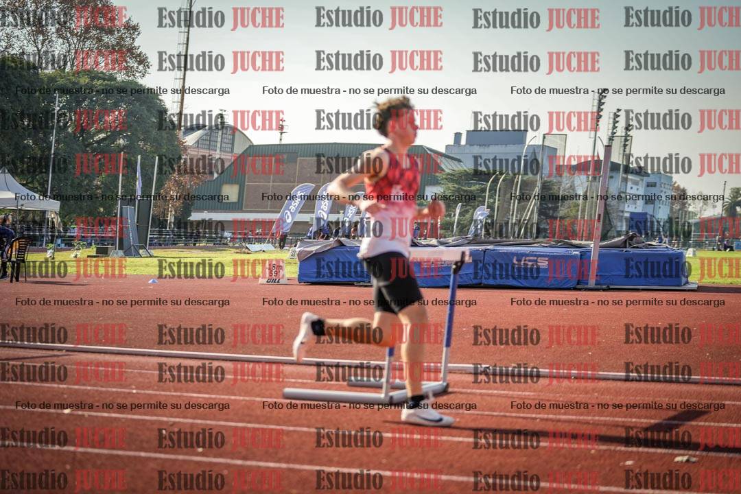 Fotos de los 400 m con vallas de varones