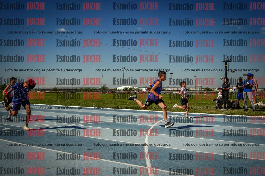 Fotos de los 50 m llanos de varones