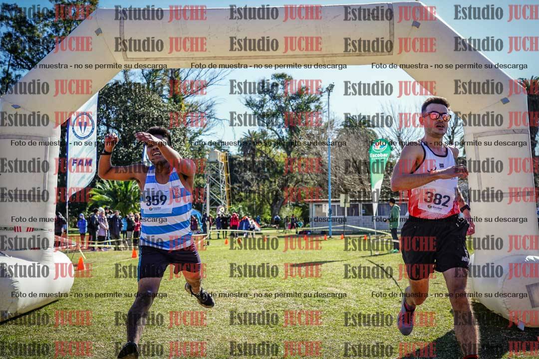 Fotos de la llegada del cross de 8000 m