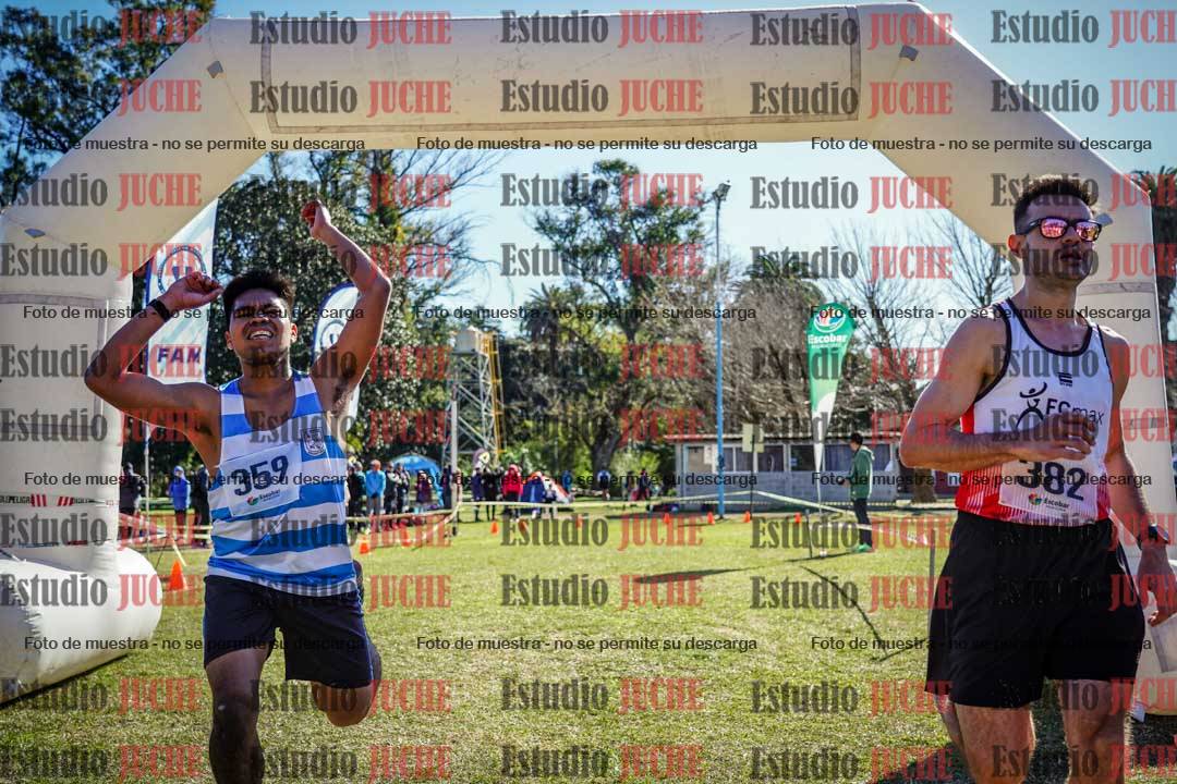 Fotos de la llegada del cross de 8000 m