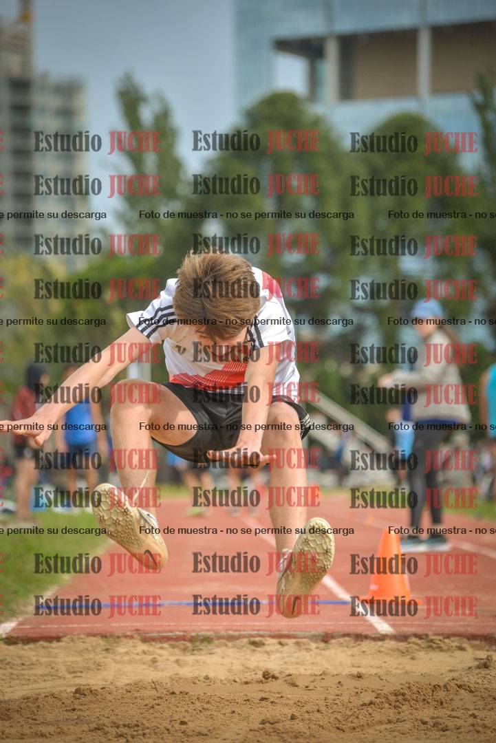 Fotos del salto en largo - varones U16