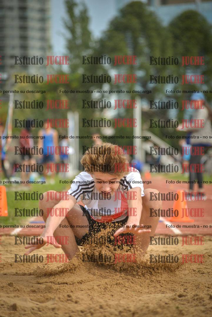 Fotos del salto en largo - varones U16