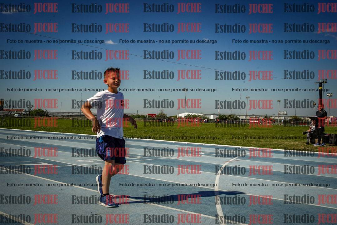 Fotos de los 50 m llanos de varones