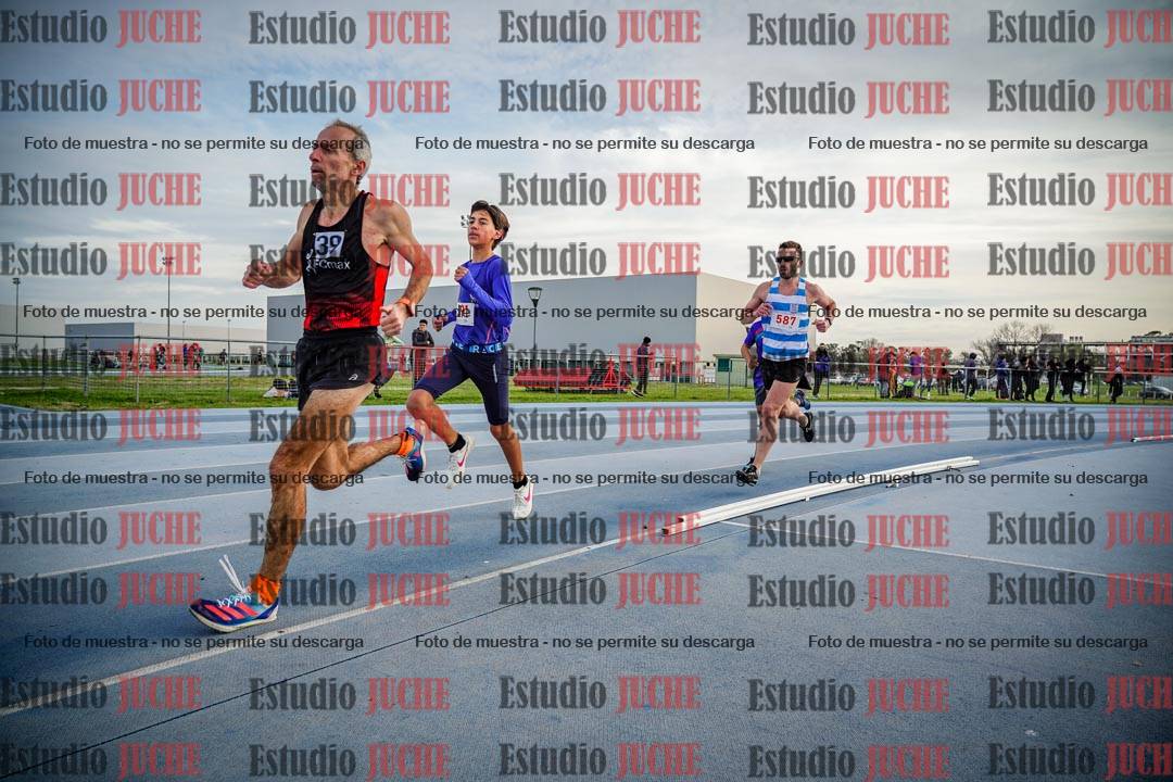 Fotos de los 1500 m llanos de varones