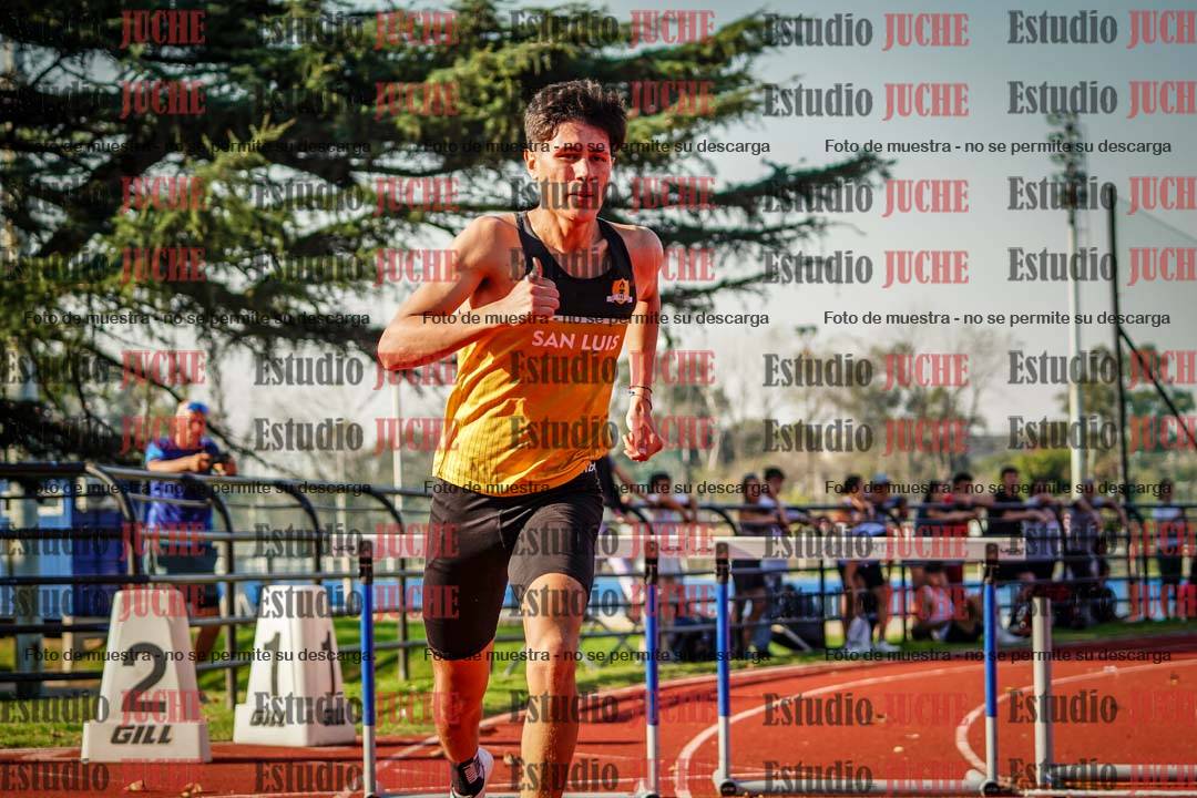 Fotos de los 400 m con vallas de varones