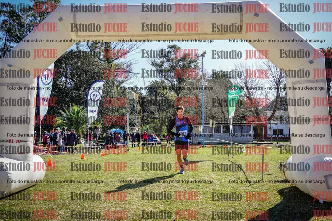Fotos de la llegada del cross de 8000 m