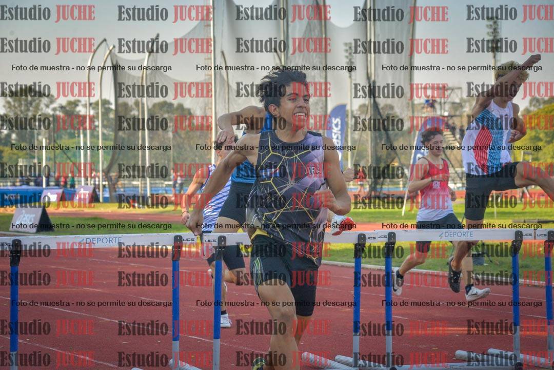 Fotos de los 400 m con vallas de varones