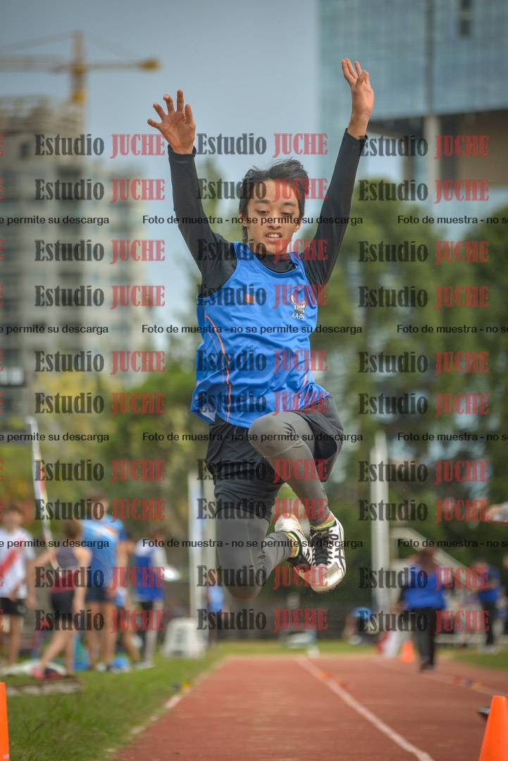 Fotos del salto en largo - varones U16