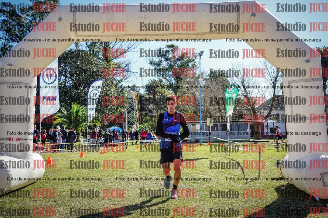 Fotos de la llegada del cross de 8000 m