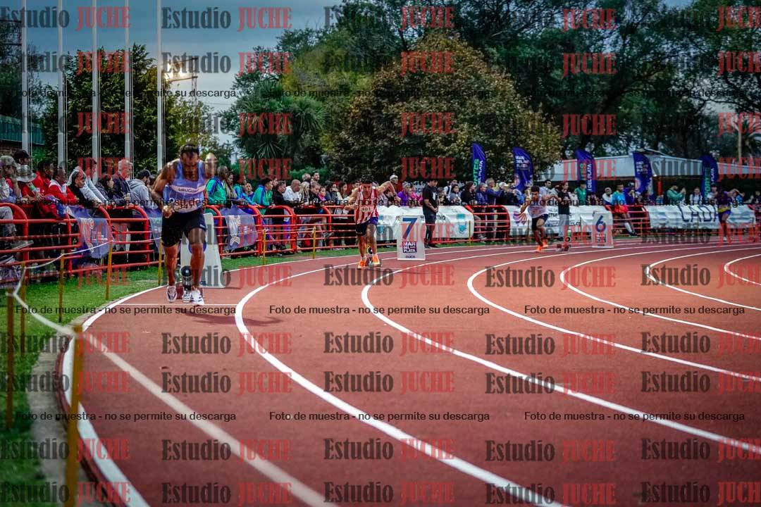 Fotos de los relevos 4x400 m mixtos
