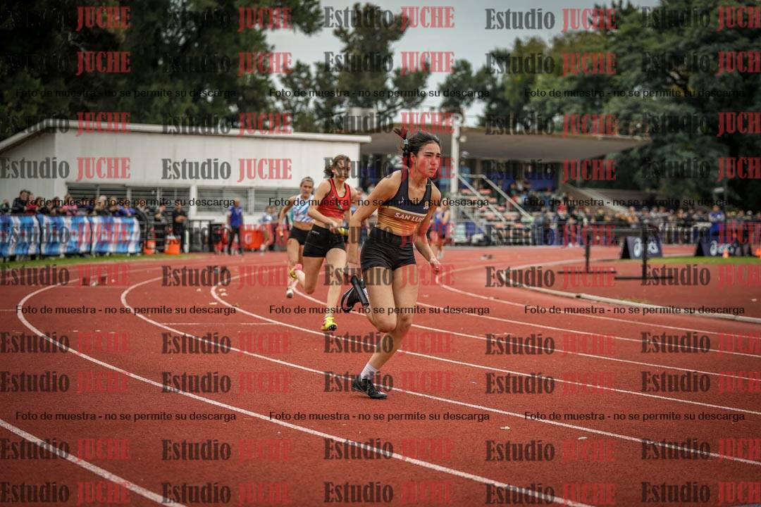 Fotos de las postas 4x100 m llanos de mujeres