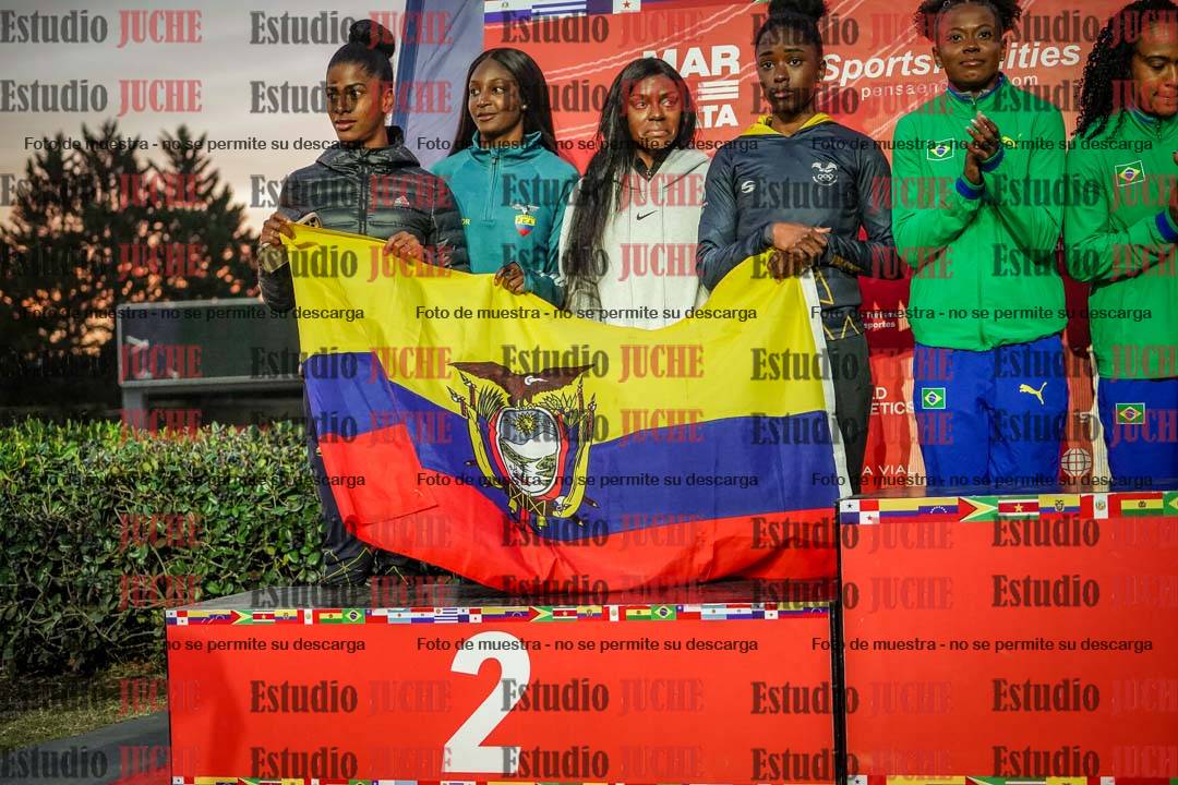Fotos de algunos extras y podios del día 3