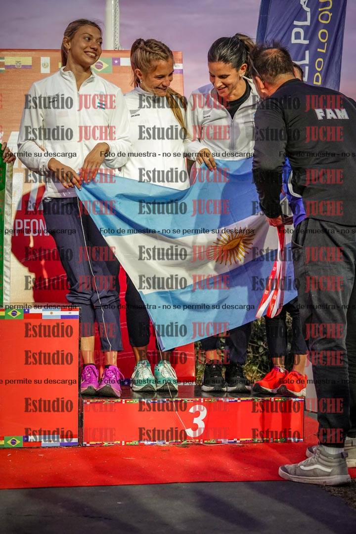 Fotos de algunos extras y podios del día 3