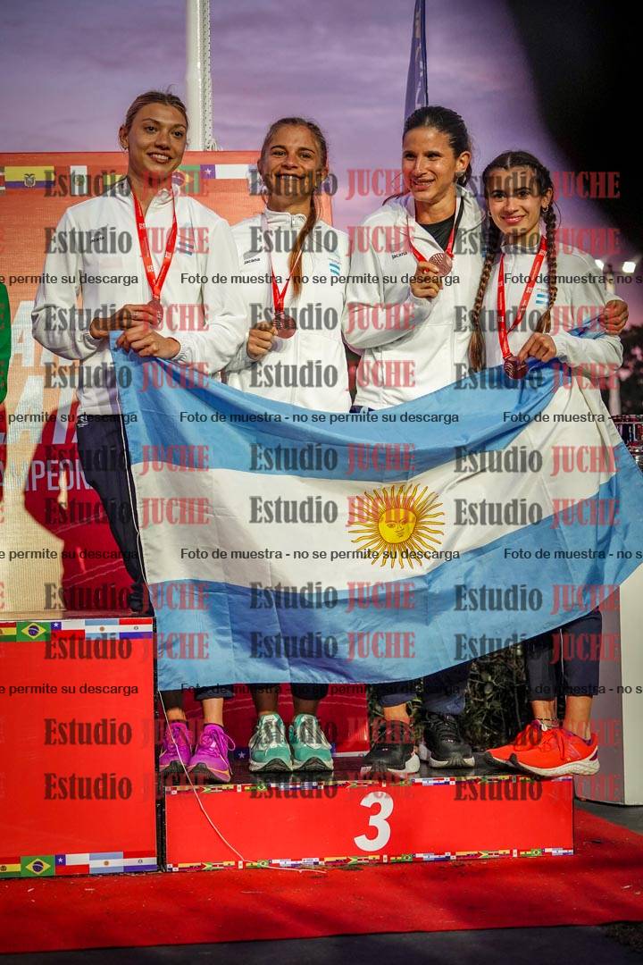 Fotos de algunos extras y podios del día 3